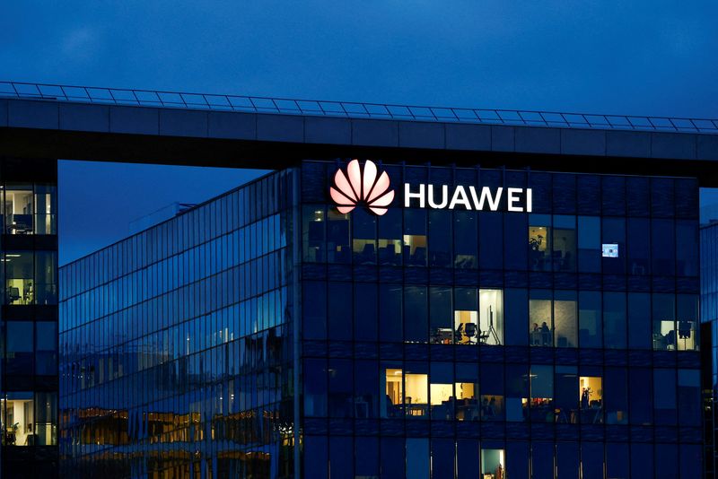 Huawei and SMIC Use US Technology to Manufacture Advanced Chipsets, Bloomberg Reports – As of March 8, 2024, 3:39 AM