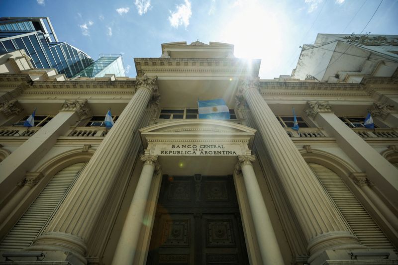 Argentina recorta tasa de interés al 70% por “pronunciada” desaceleración de la inflación – 11 de abril de 2024